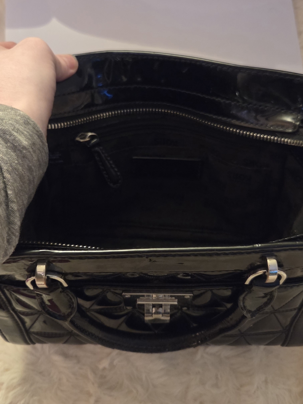 MICHAEL KORS VIVIANNE Black Quilted PATENT LEATHER SMALL SATCHEL MESSENGER BAG - Picture 8 of 9